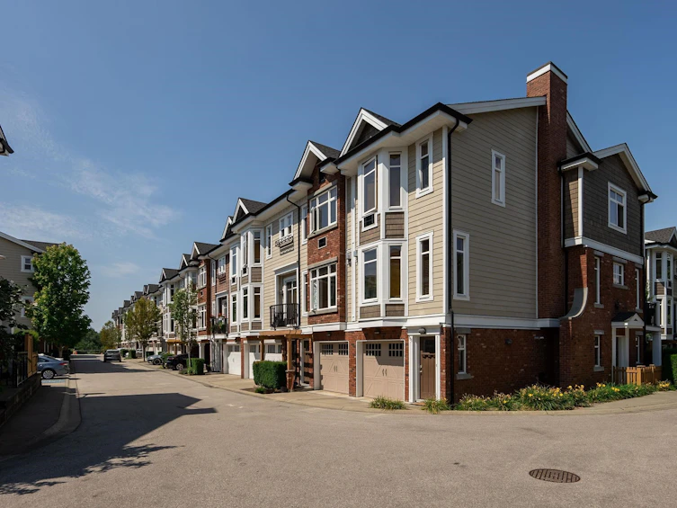 112-20738 84, Langley, BC, V2Y 0J6