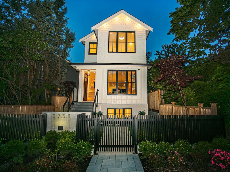 2758 Dundas Street, Vancouver BC V5K 1R2