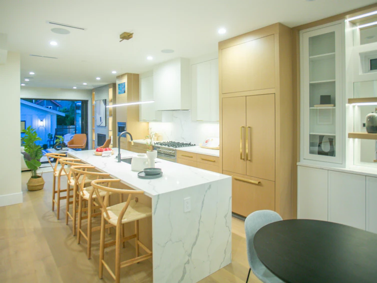 2758 Dundas Street, Vancouver, BC, V5K 1R2 - 3