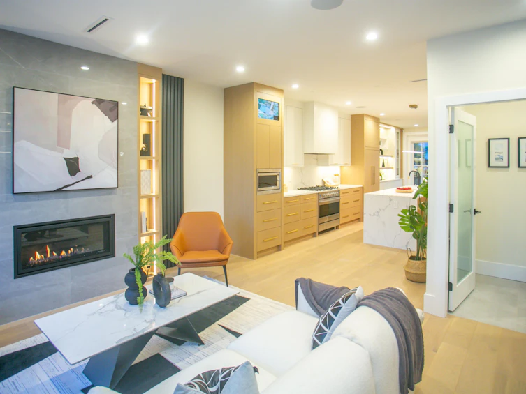 2758 Dundas Street, Vancouver, BC, V5K 1R2 - 8