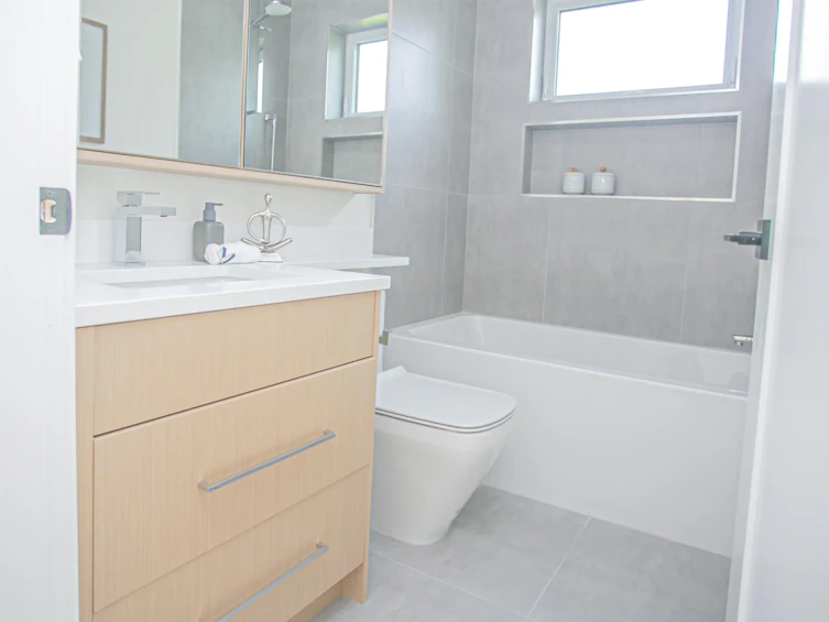 2758 Dundas Street, Vancouver, BC, V5K 1R2 - 24