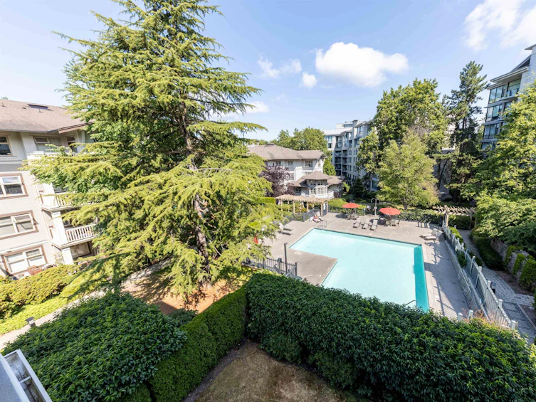 303-4883 Maclure Mews, Vancouver, BC, V6J 5M8 - 5