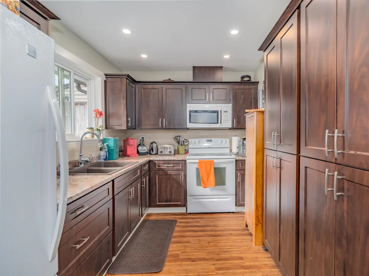 2734 Sandon Drive, Abbotsford, BC, V2S 6B7 - 9