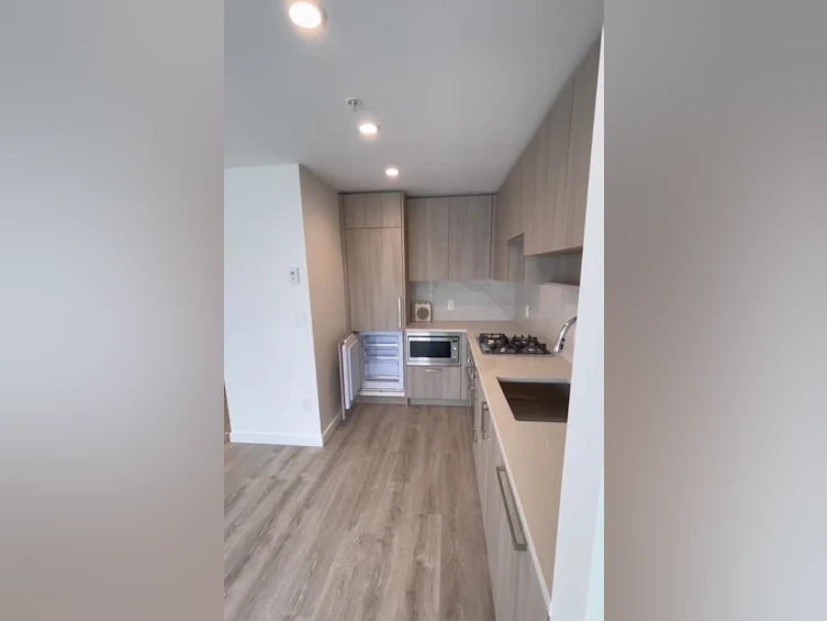 805-13350 Central Avenue, Surrey, BC, V3T 0S1 - 4