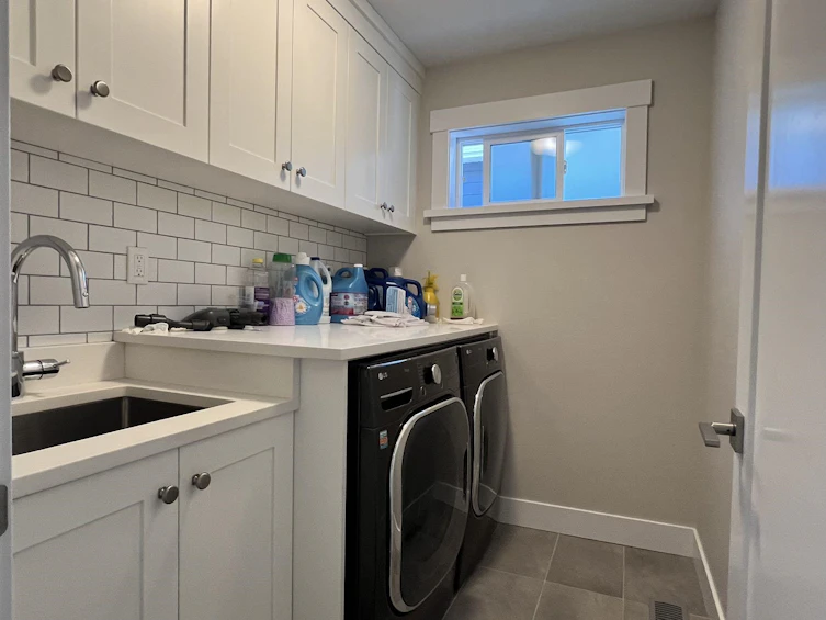 15745 Mountain View Drive, Surrey, BC, V3Z 0C6 - 13