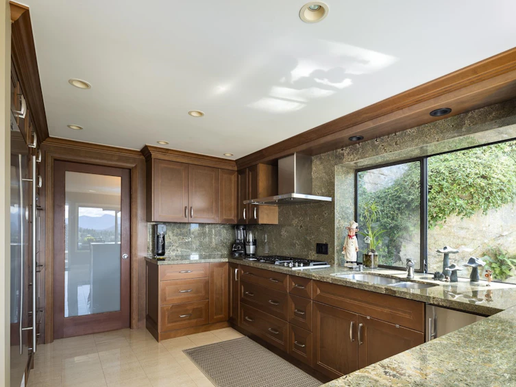 5267 Aspen Drive, West Vancouver, BC, V7W 2E7 - 9