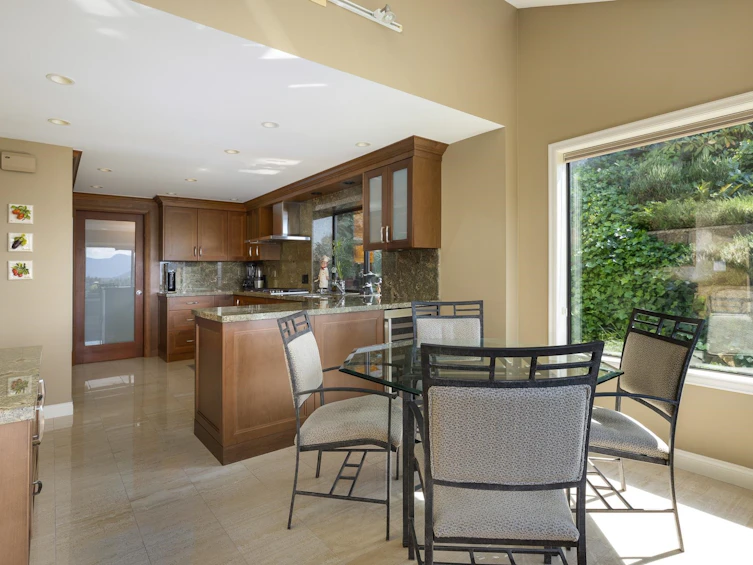 5267 Aspen Drive, West Vancouver, BC, V7W 2E7 - 12