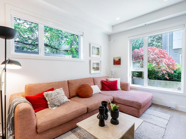 2121 W 7th Avenue, Vancouver, BC, V6K 1X9 - 2