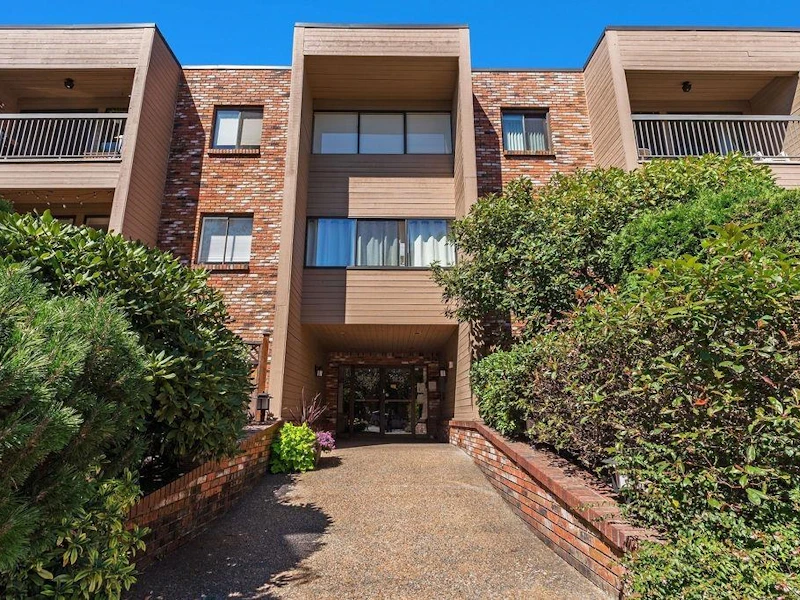105 - 1825 W 8th Avenue, Vancouver BC V6J 1V9