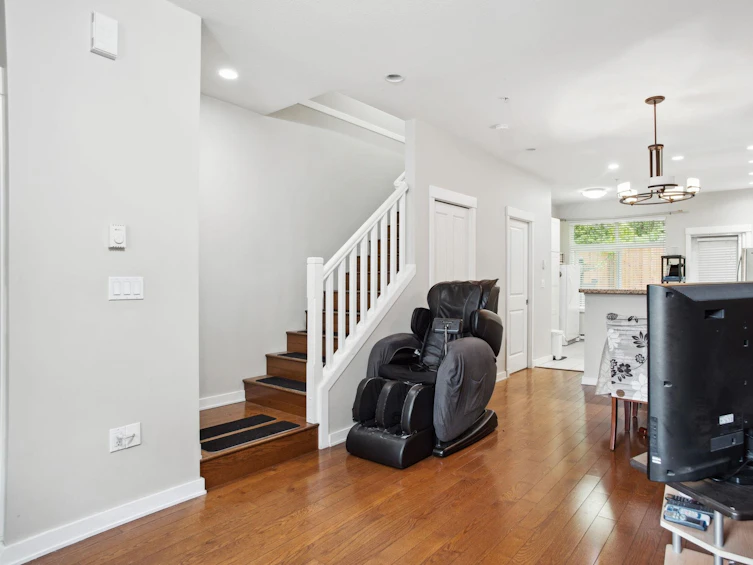 7407 Columbia Street, Vancouver, BC, V5X 4X4 - 6