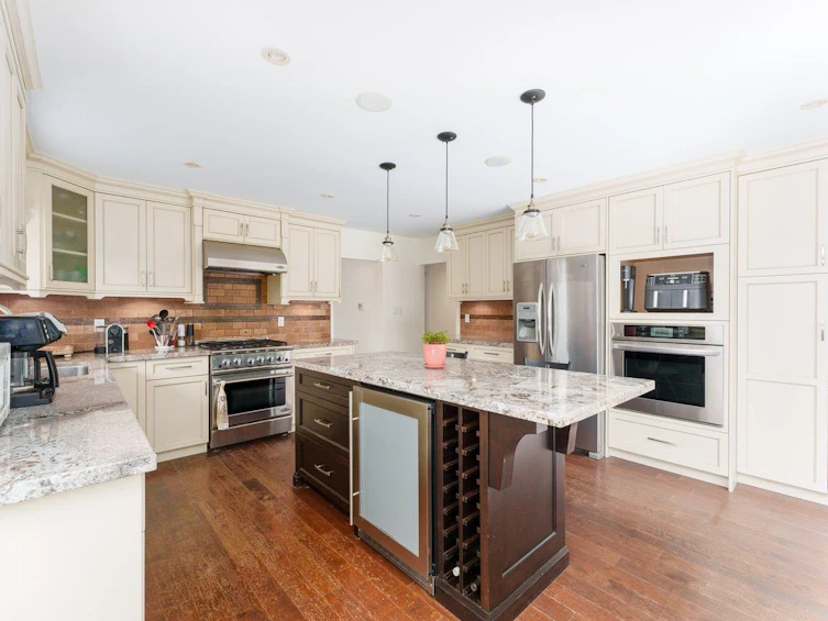 1131 Ehkolie Crescent, Delta, BC, V4M 2M3 - 3