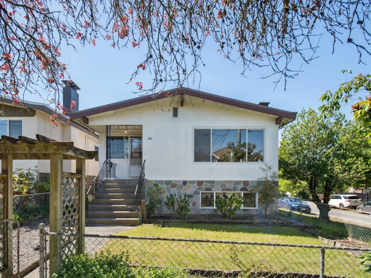 806 E 55th Avenue, Vancouver, BC, V5X 1N9