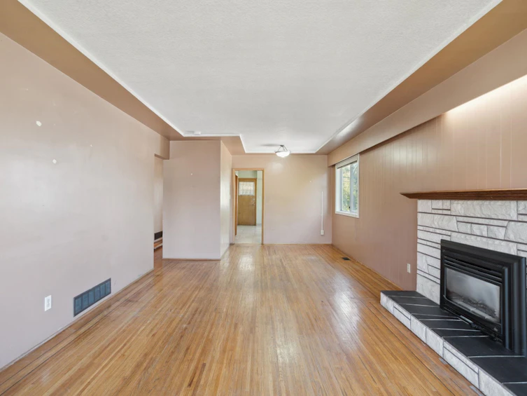 806 E 55th Avenue, Vancouver, BC, V5X 1N9 - 2