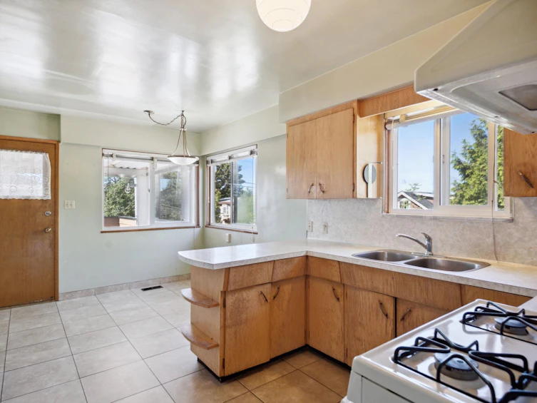806 E 55th Avenue, Vancouver, BC, V5X 1N9 - 4