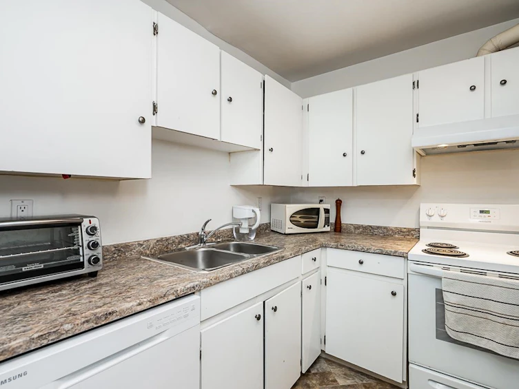 212-10468 148 Street, Surrey, BC, V3R 8T1 - 5