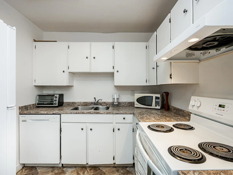 212-10468 148 Street, Surrey, BC, V3R 8T1 - 9