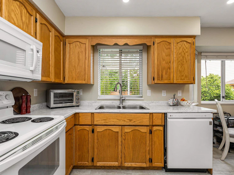 17231 62a Avenue, Surrey, BC, V3S 6V6 - 13