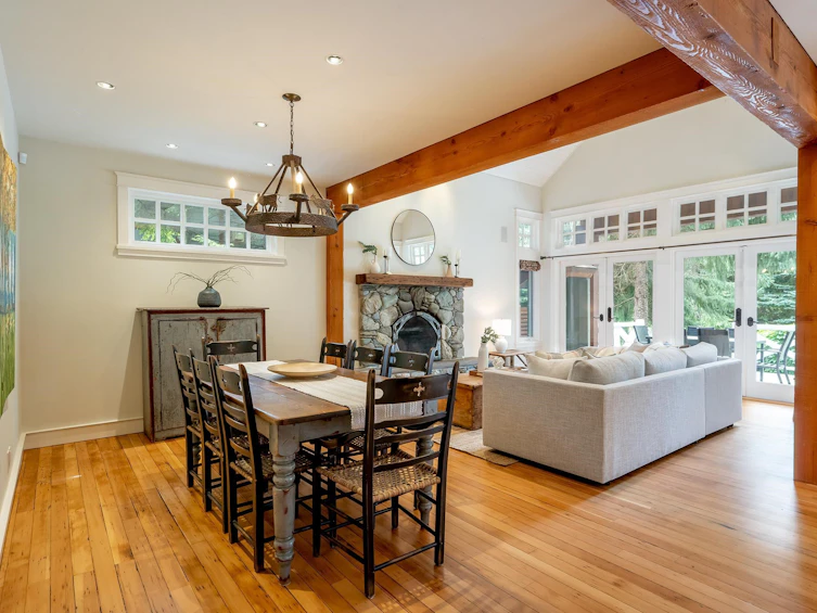 7313 Fitzsimmons Road South, Whistler, BC, V8E 0E5 - 5