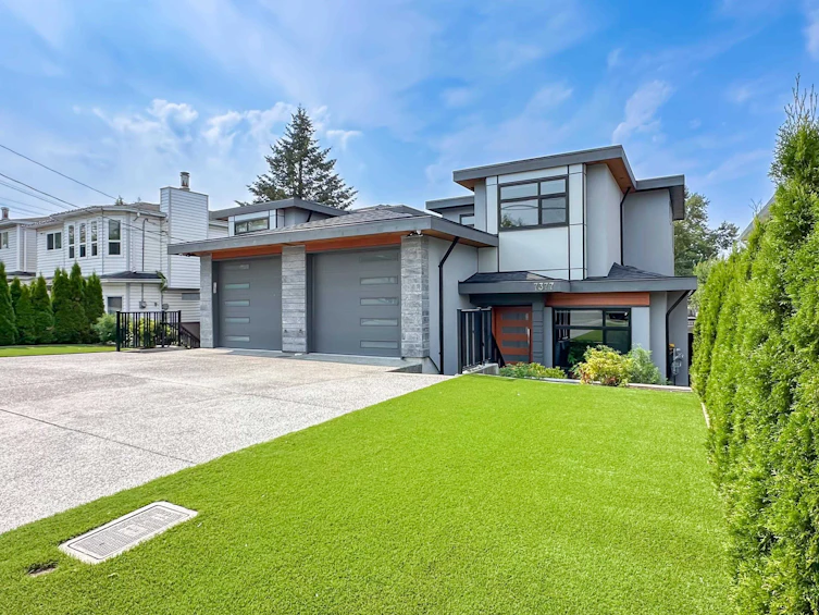 7377 11th Avenue, Burnaby, BC, V3N 2N2