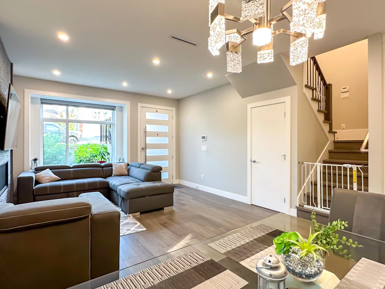 7377 11th Avenue, Burnaby, BC, V3N 2N2 - 6