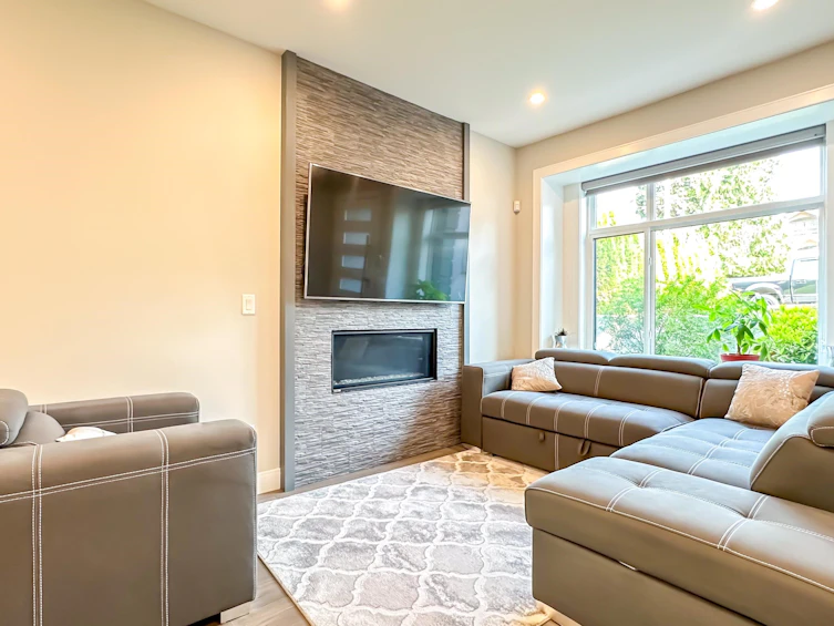 7377 11th Avenue, Burnaby, BC, V3N 2N2 - 8