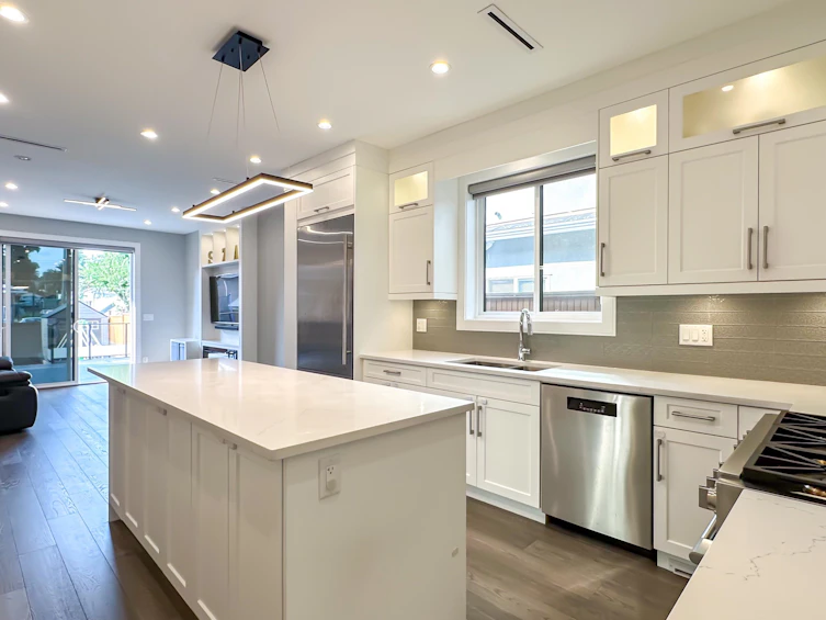 7377 11th Avenue, Burnaby, BC, V3N 2N2 - 9