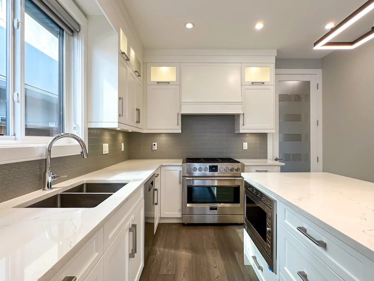 7377 11th Avenue, Burnaby, BC, V3N 2N2 - 10