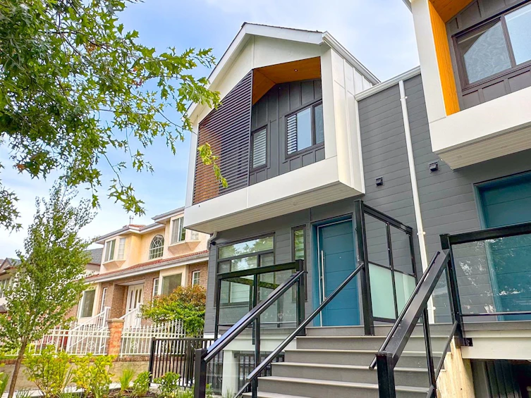 2342 East 40th Avenue, Vancouver, BC, V5R 2V7 - 2