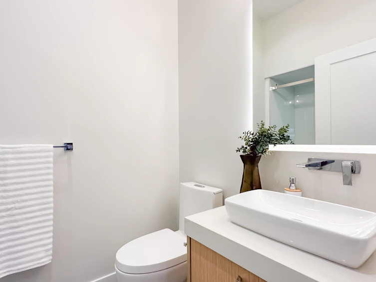 2342 East 40th Avenue, Vancouver, BC, V5R 2V7 - 18