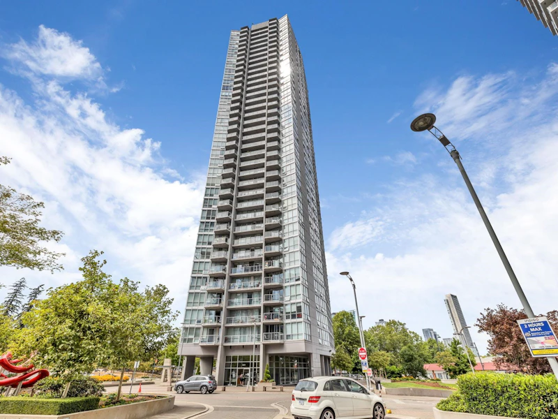702 - 13618 100th Avenue, Surrey BC V3T 0A8