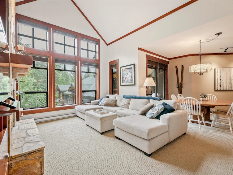 618-2202 Gondola Way, Whistler, BC, V8E 0M7 - 3