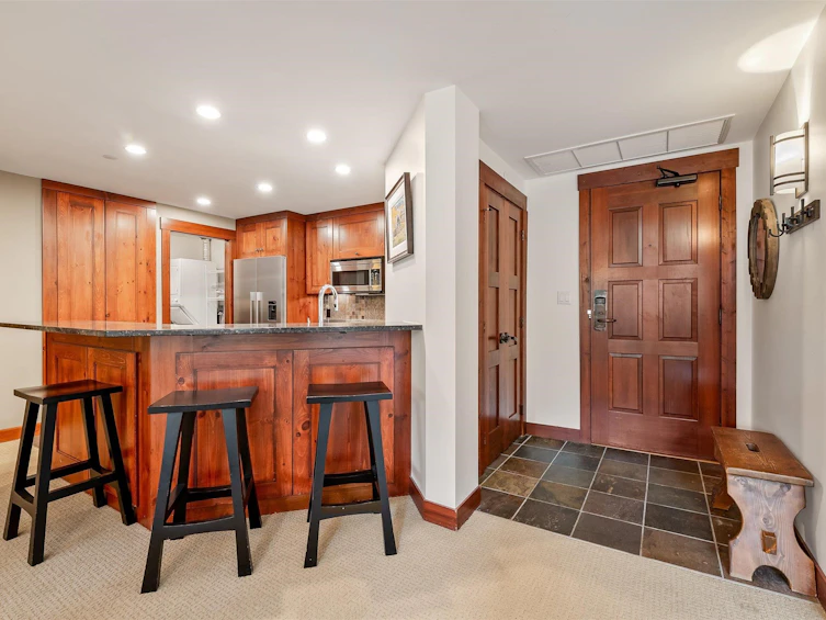618-2202 Gondola Way, Whistler, BC, V8E 0M7 - 5