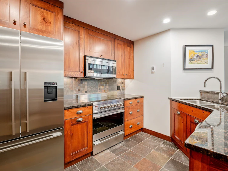 618-2202 Gondola Way, Whistler, BC, V8E 0M7 - 6