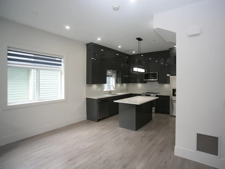 #1-3351 Austrey Avenue, Vancouver, BC, V5R 4V8 - 3