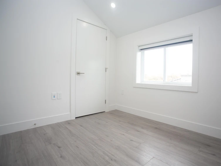 #1-3351 Austrey Avenue, Vancouver, BC, V5R 4V8 - 9