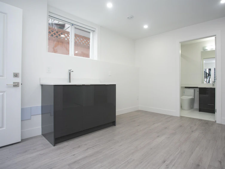 #2-3351 Austrey Avenue, Vancouver, BC, V5R 4V8 - 17