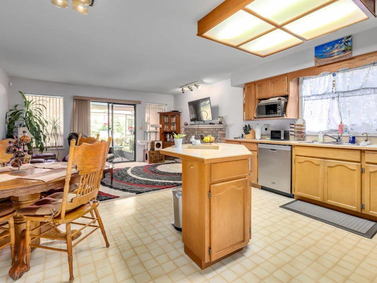 1074 164 Street, Surrey, BC, V4A 4Y7 - 8
