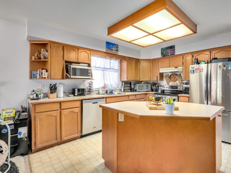 1074 164 Street, Surrey, BC, V4A 4Y7 - 10