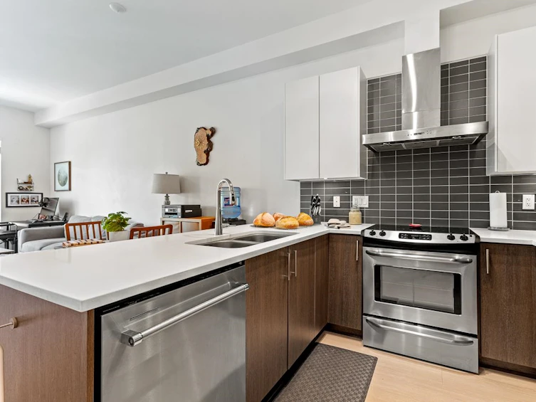 501-6480 195a, Surrey, BC, V4N 6P1 - 4