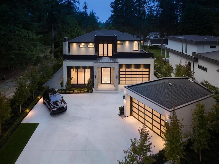 2555 141 Street, Surrey, BC, V4P 2E5
