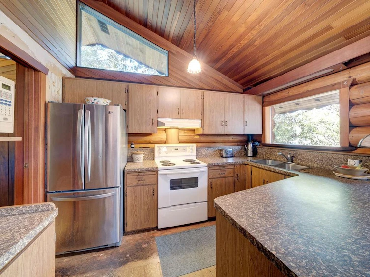 9862 Wescan Road, Halfmoon Bay, BC, V7Z 1G2 - 11