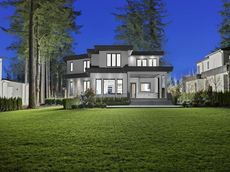 2565 141 Street, Surrey, BC, V4P 2E5 - 2