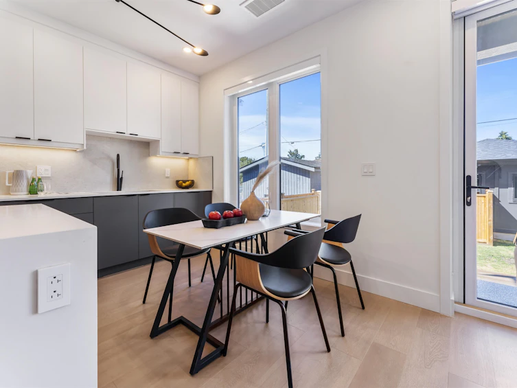 1-2553 Triumph Street, Vancouver, BC, V5K 1S7 - 10
