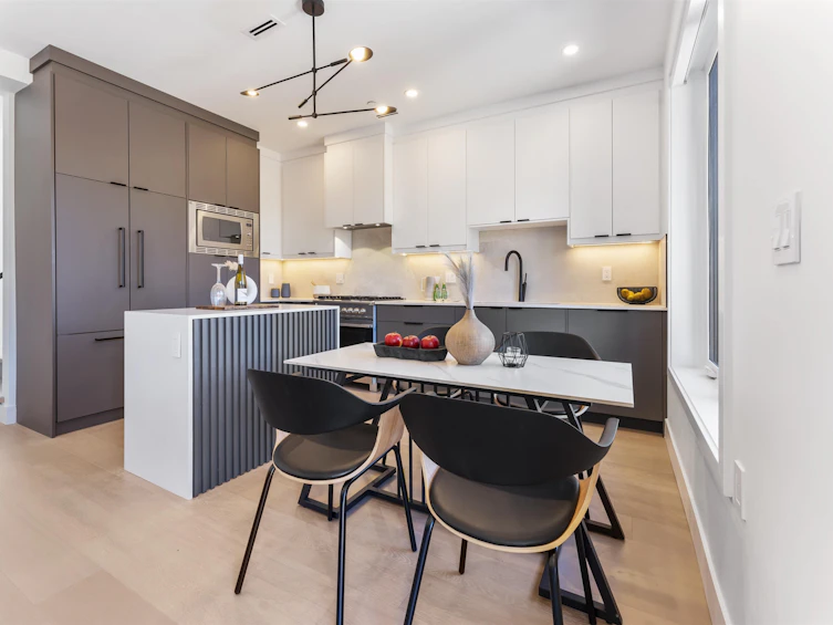 1-2553 Triumph Street, Vancouver, BC, V5K 1S7 - 11