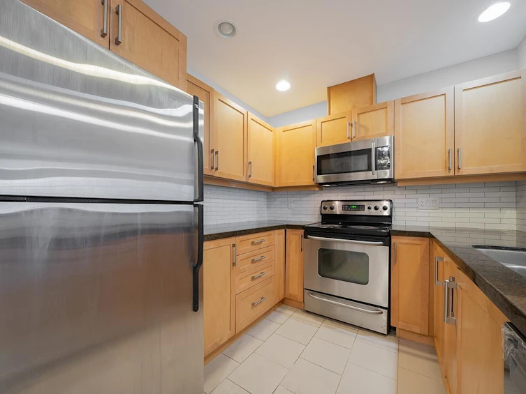 203-6328 Larkin Drive, Vancouver, BC, V6T 2K2 - 3