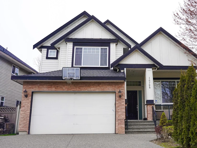 16785 58b Avenue, Surrey, BC, V3S 2K3 - 2