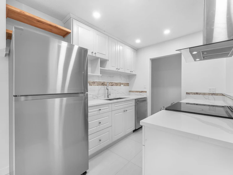 609-555 W 28th Street, North Vancouver, BC, V7N 2J7