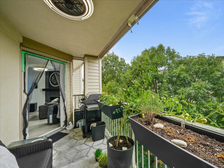 304-5450 208, Langley, BC, V3A 2J9 - 8
