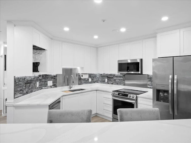 304-5450 208, Langley, BC, V3A 2J9 - 11