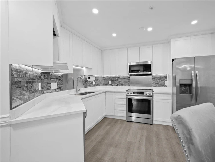 304-5450 208, Langley, BC, V3A 2J9 - 14